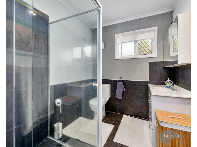 3/12 Errol Avenue, Paradise Point QLD 4216