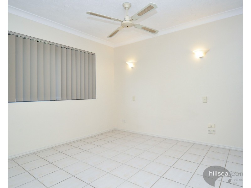 4/129 Muir Street, Labrador QLD 4215
