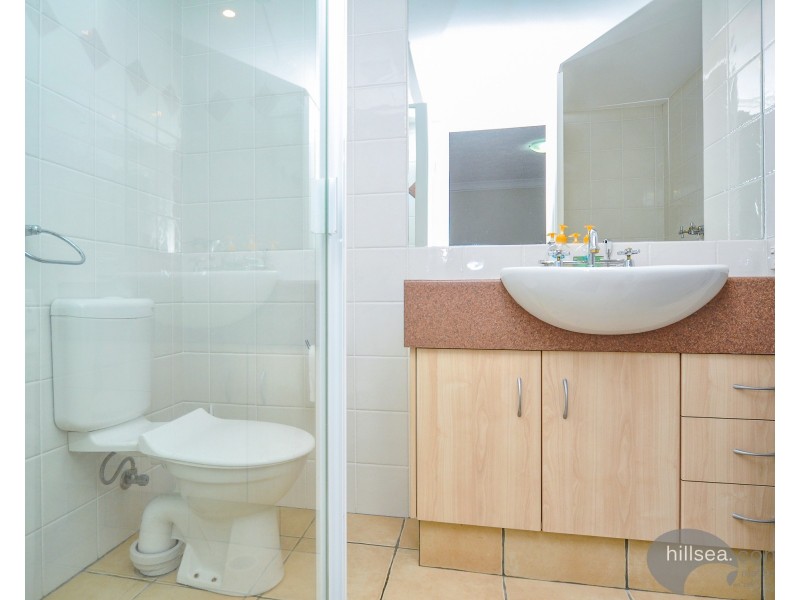 4/129 Muir Street, Labrador QLD 4215