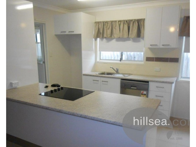 2/4 Geoffrey Avenue, Southport QLD 4215