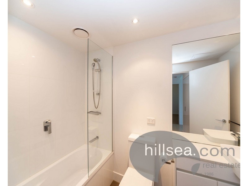 702/15 Compass Drive, Biggera Waters QLD 4216