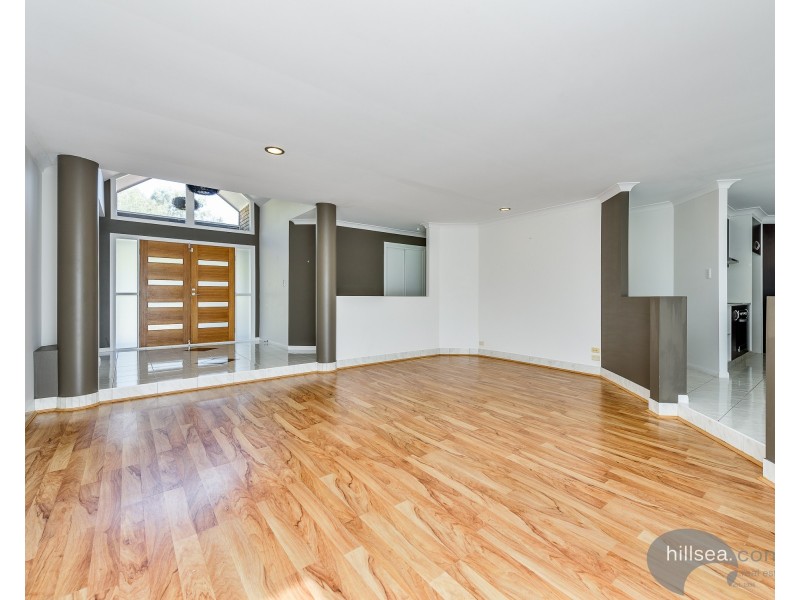 32 Boreen Court, Helensvale QLD 4212