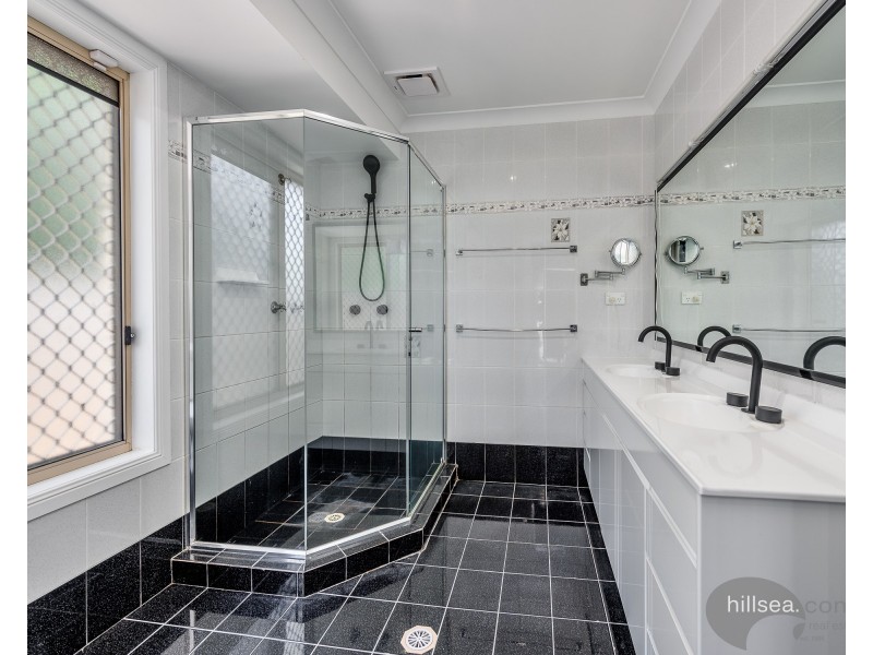 32 Boreen Court, Helensvale QLD 4212