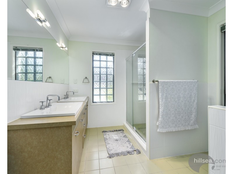 114 Ormeau Ridge Road, Ormeau Hills QLD 4208