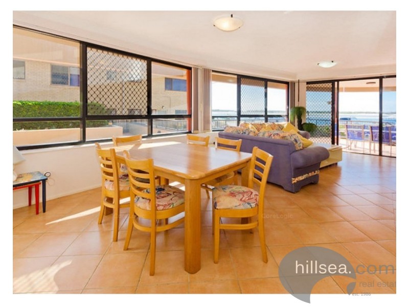 1/274 Marine Parade, Labrador QLD 4215