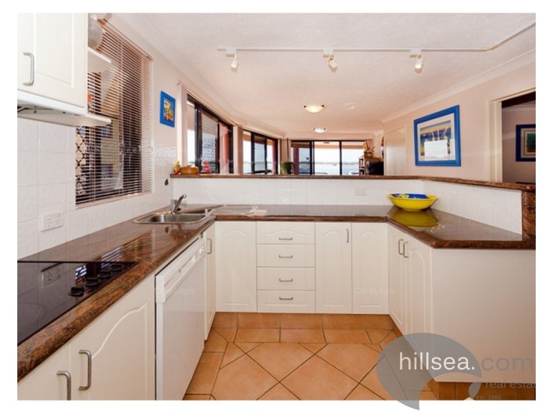 1/274 Marine Parade, Labrador QLD 4215