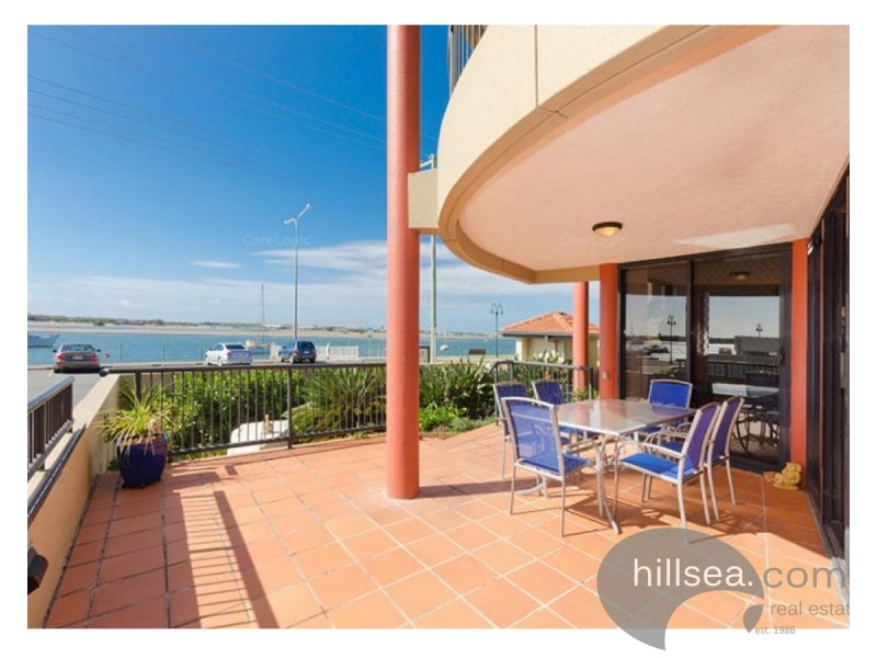 1/274 Marine Parade, Labrador QLD 4215