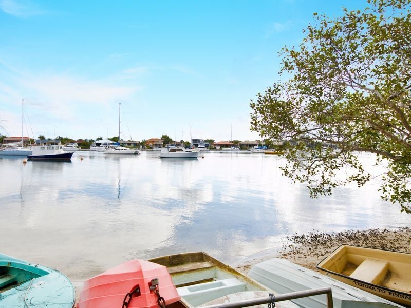 2/45 Paradise Parade, Paradise Point QLD 4216