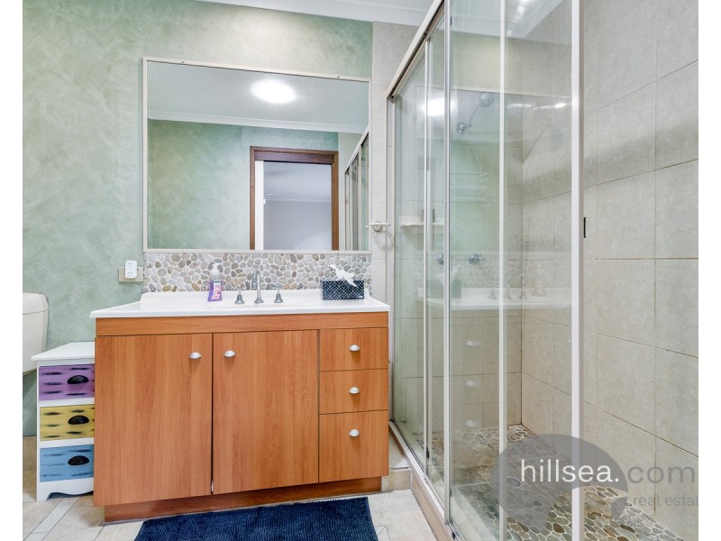 8 Otford Place, Helensvale QLD 4212