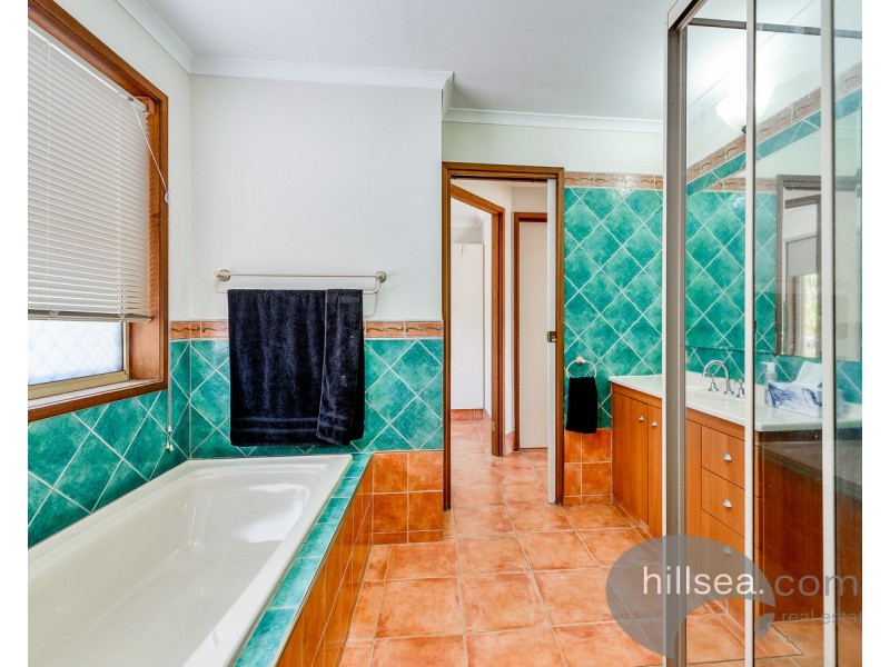 8 Otford Place, Helensvale QLD 4212