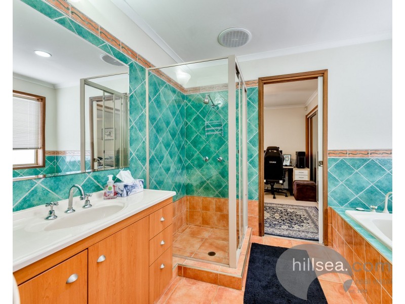 8 Otford Place, Helensvale QLD 4212