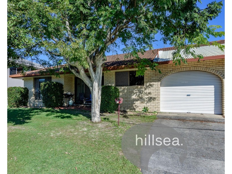 2/36 Killowill Avenue, Paradise Point QLD 4216