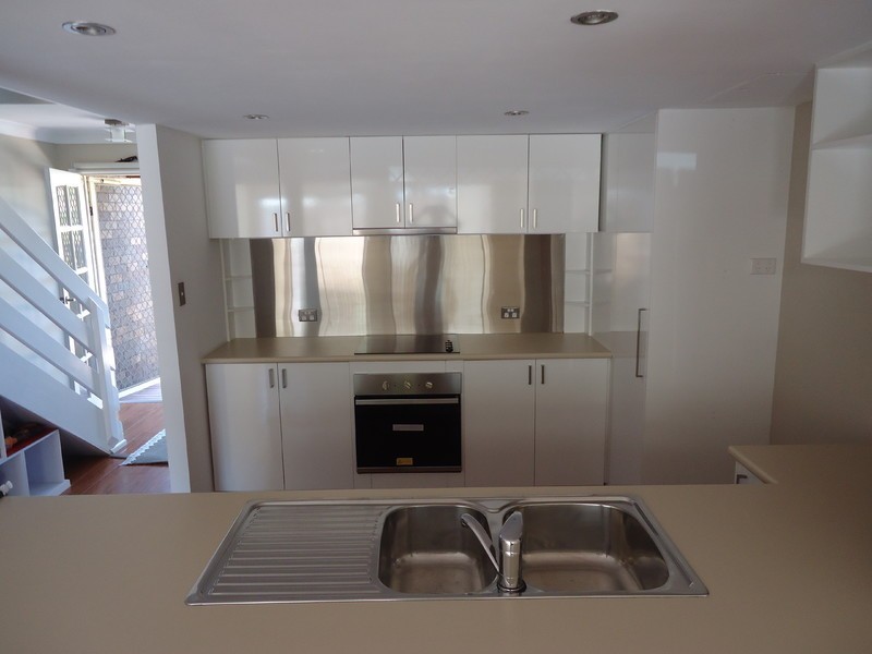10/81 Olsen Avenue, Labrador QLD 4215