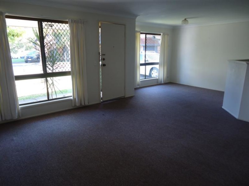 4/145 Central Street, Labrador QLD 4215