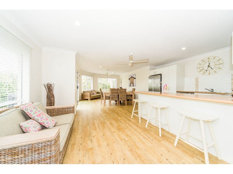 12 Starkey Street, Pacific Pines QLD 4211