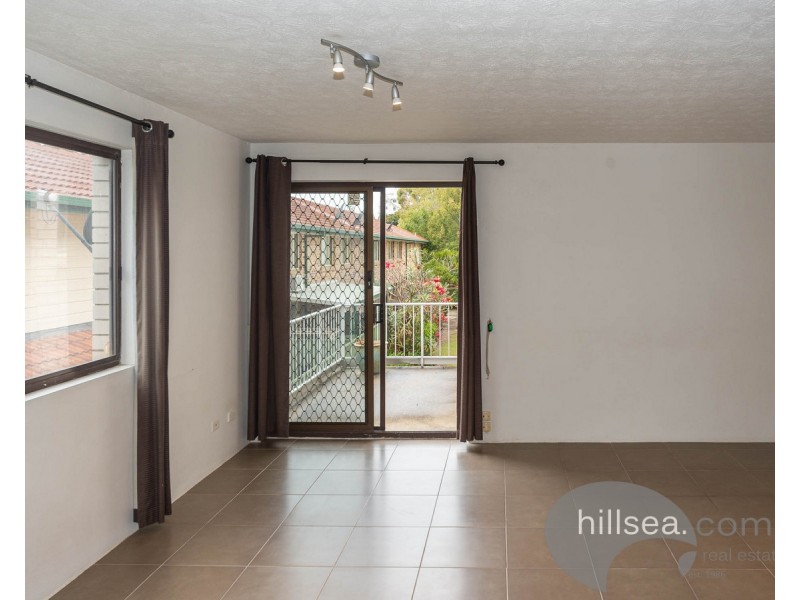 4/3 Ahern Street, Labrador QLD 4215