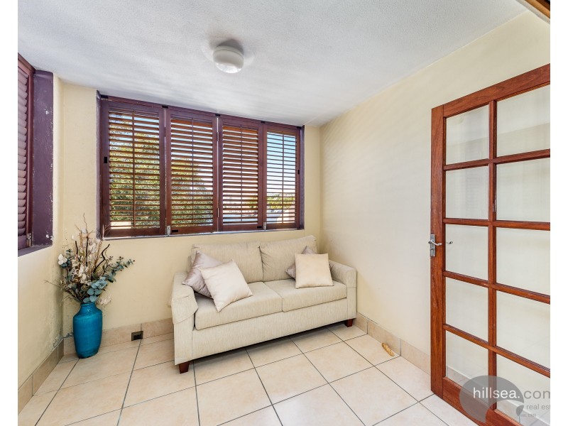 17/89-91 Bayview Street, Runaway Bay QLD 4216