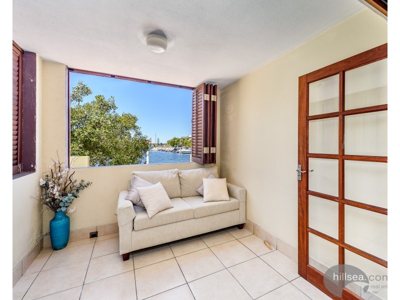 17/89-91 Bayview Street, Runaway Bay QLD 4216