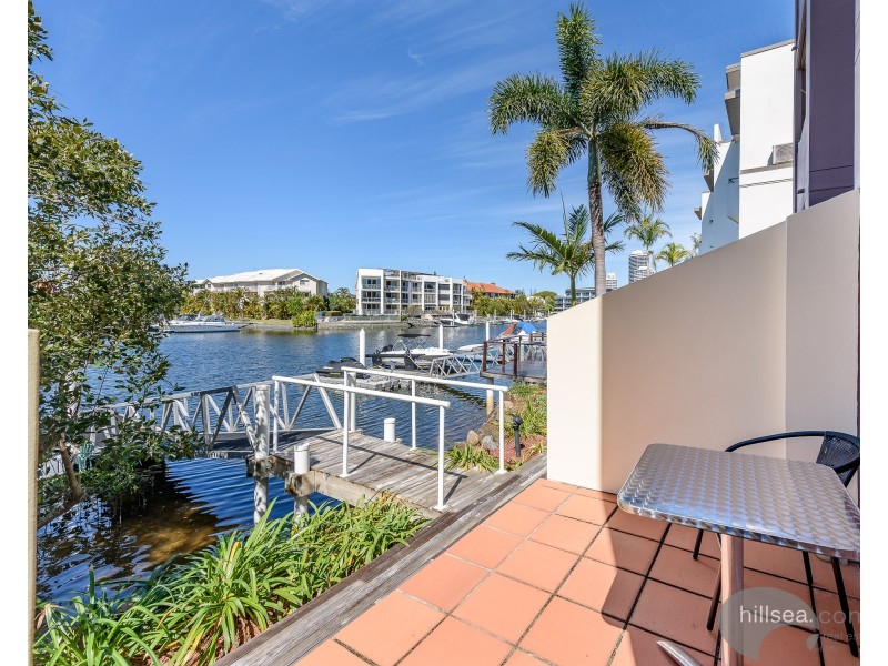 17/89-91 Bayview Street, Runaway Bay QLD 4216