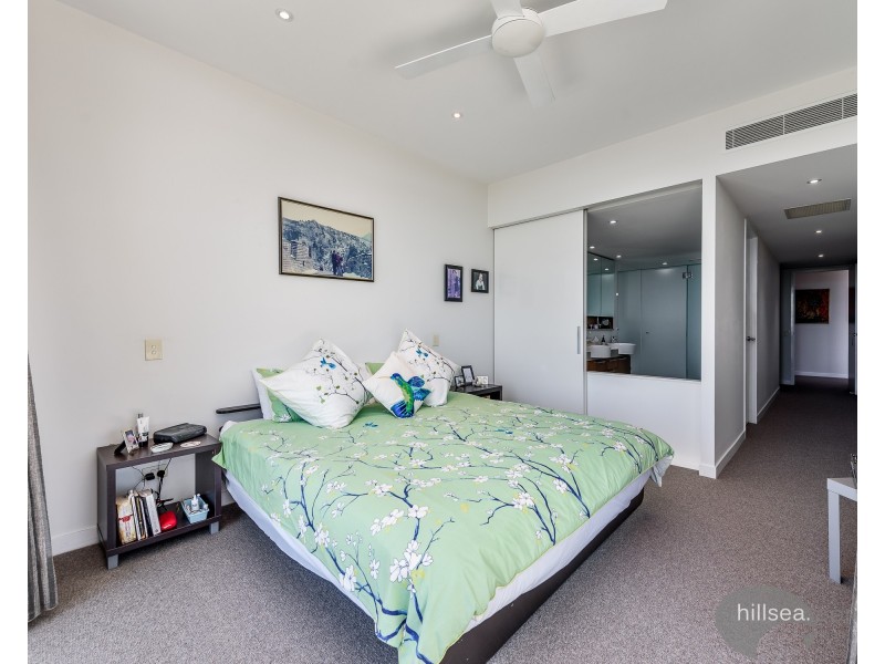 6401/323 Bayview Street, Hollywell QLD 4216