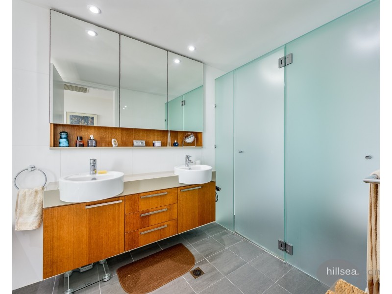 6401/323 Bayview Street, Hollywell QLD 4216