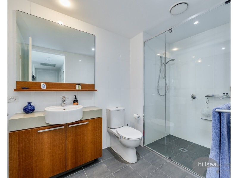 6401/323 Bayview Street, Hollywell QLD 4216