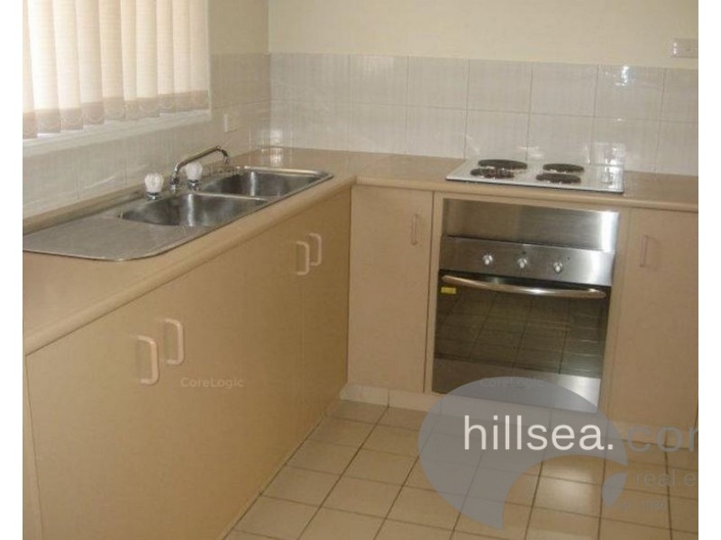 1/11 Riccarton Place, Labrador QLD 4215