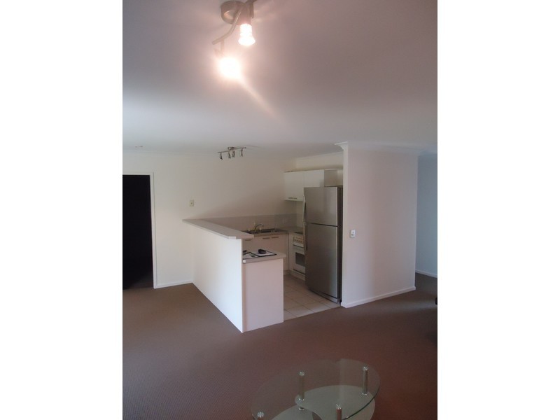 11/137 Olsen Avenue, Labrador QLD 4215