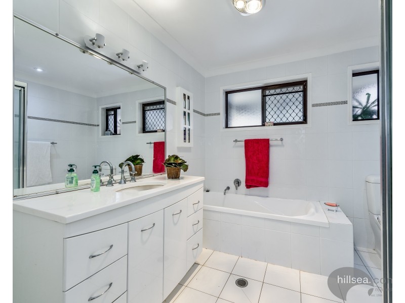 1/7 Sanctuary Court, Coombabah QLD 4216