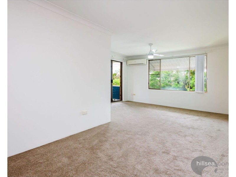 4/4 Milton Avenue, Paradise Point QLD 4216