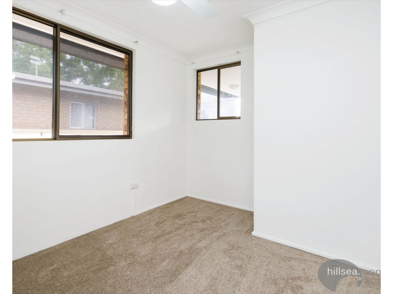 4/4 Milton Avenue, Paradise Point QLD 4216