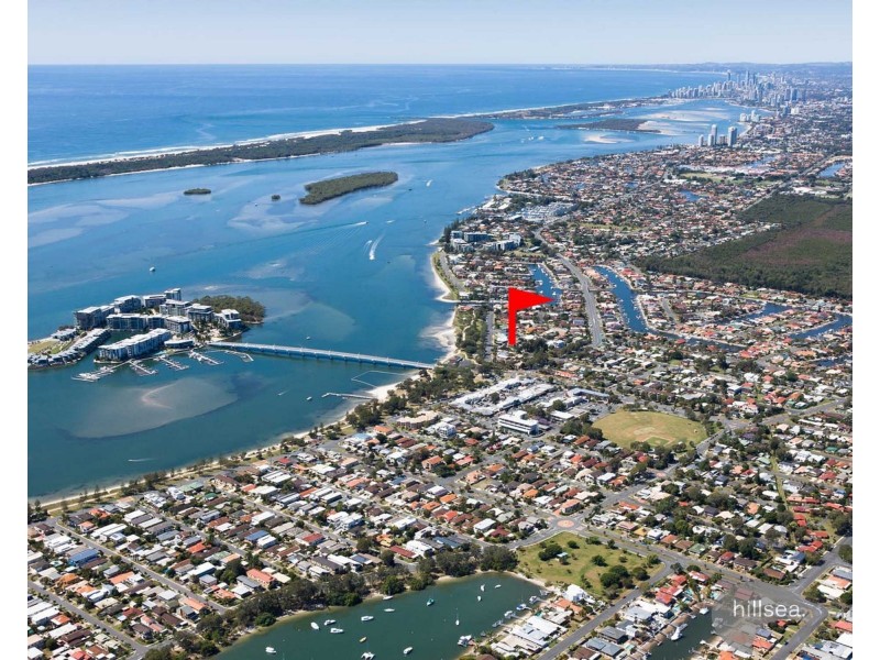 4/4 Milton Avenue, Paradise Point QLD 4216