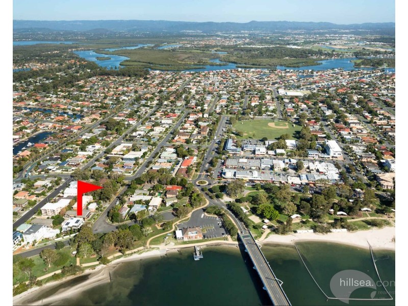 4/4 Milton Avenue, Paradise Point QLD 4216