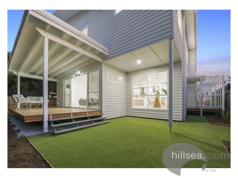 2/19 Killowill Avenue, Paradise Point QLD 4216