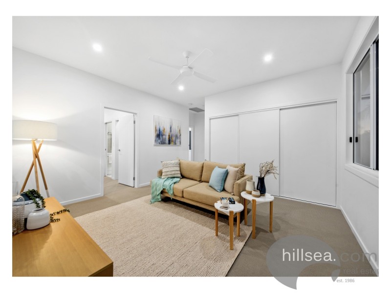 2/19 Killowill Avenue, Paradise Point QLD 4216