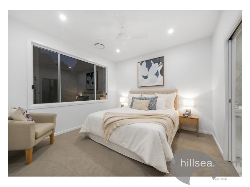 2/19 Killowill Avenue, Paradise Point QLD 4216
