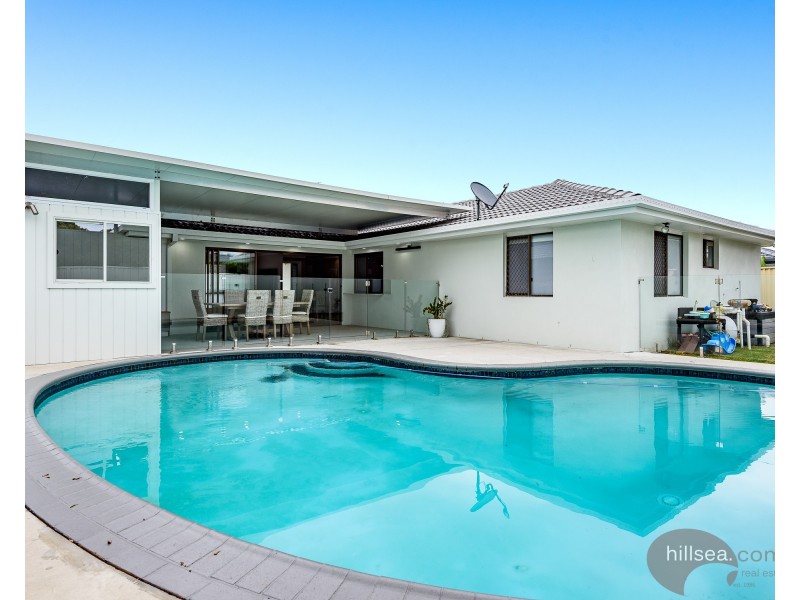 56 Lakefield Crescent, Paradise Point QLD 4216