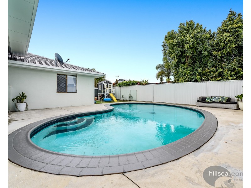 56 Lakefield Crescent, Paradise Point QLD 4216