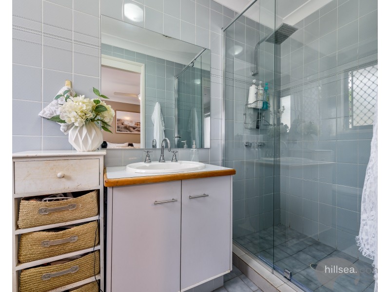 56 Lakefield Crescent, Paradise Point QLD 4216