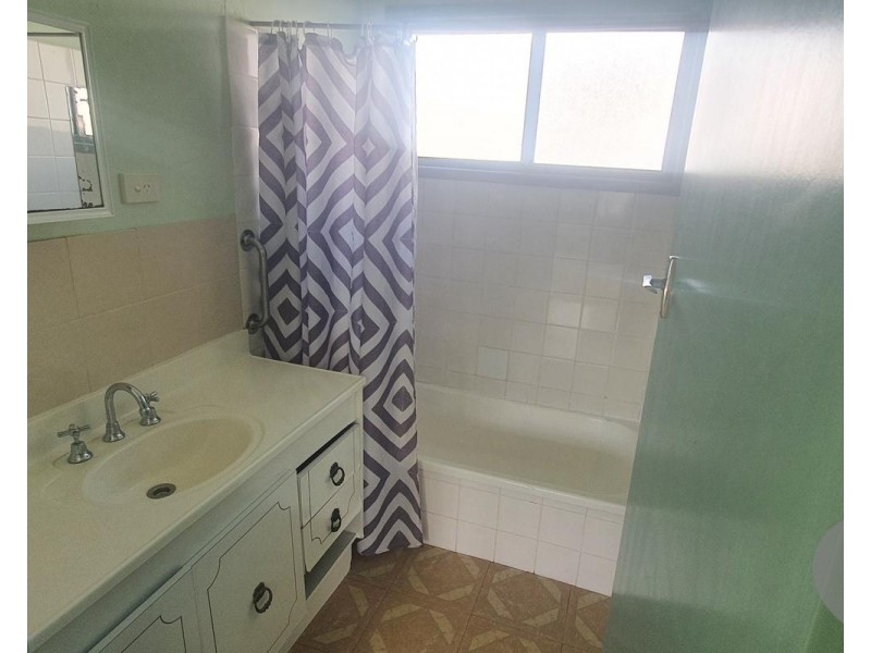 42 Hepworth Street, Arundel QLD 4214