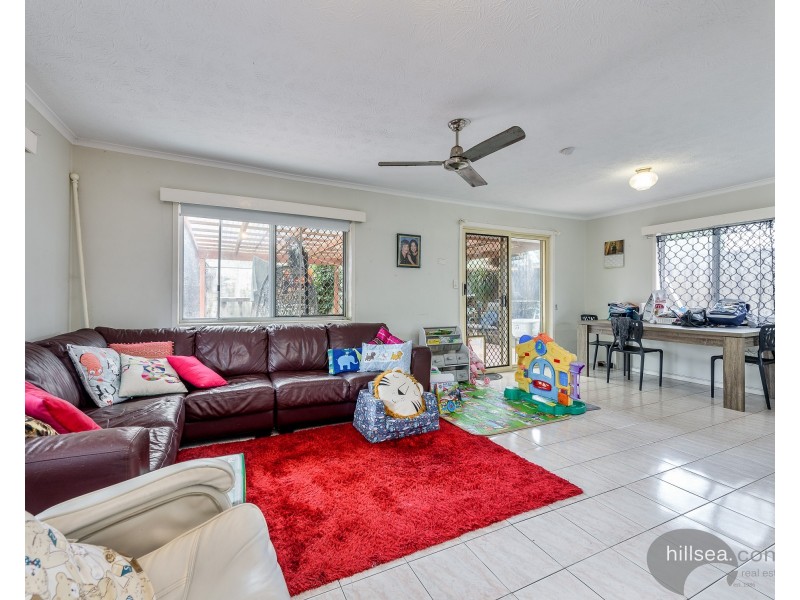 24 Jimmieson Avenue, Labrador QLD 4215