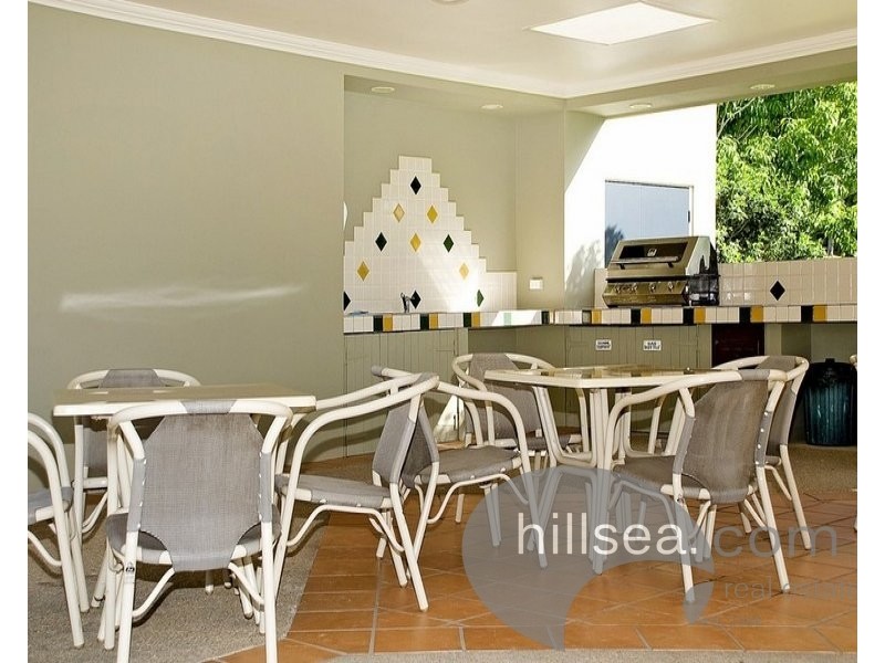 2/433 Brisbane Road, Coombabah QLD 4216