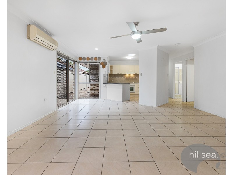 1/4 Gemma Glade, Labrador QLD 4215