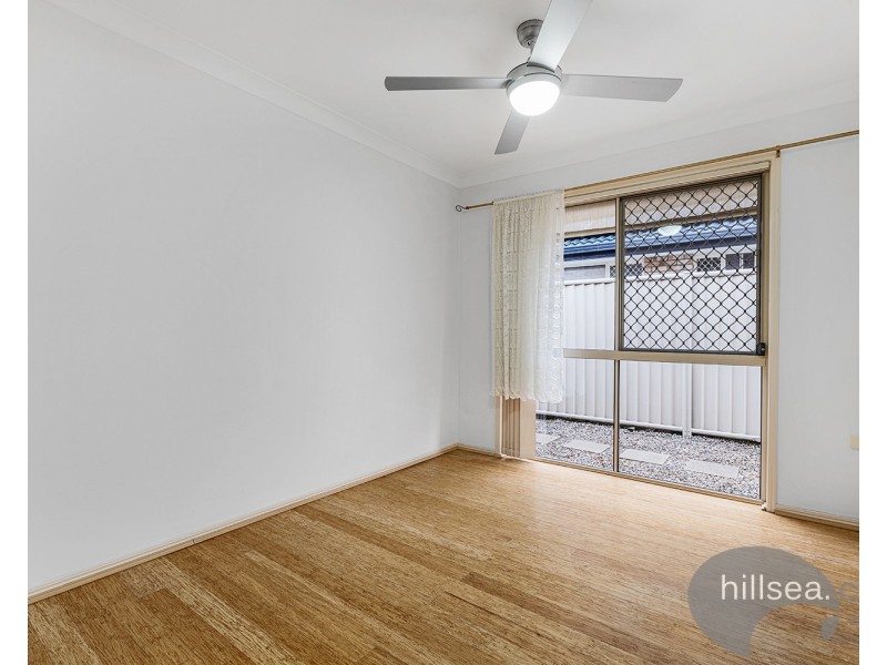 1/4 Gemma Glade, Labrador QLD 4215