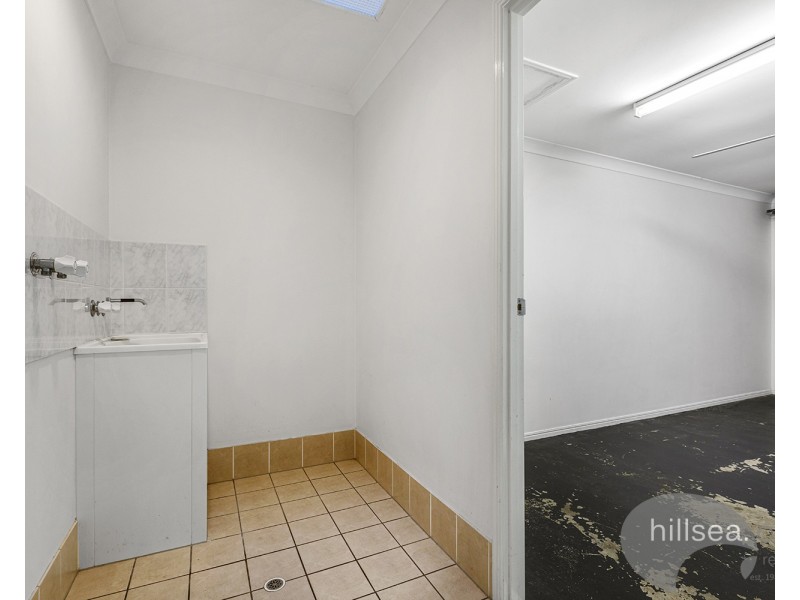 1/4 Gemma Glade, Labrador QLD 4215