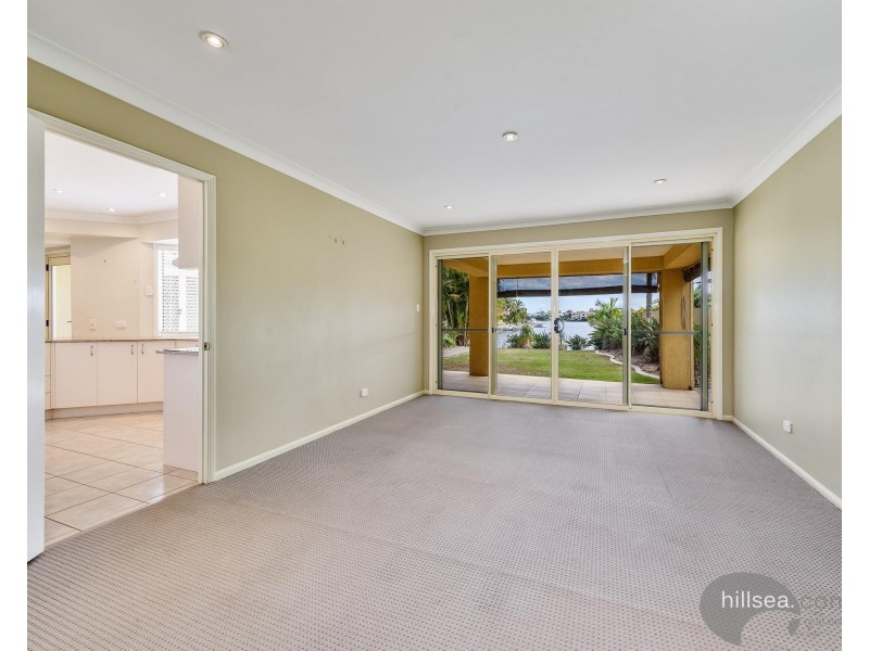 9 Oyster Cove Promenade, Helensvale QLD 4212