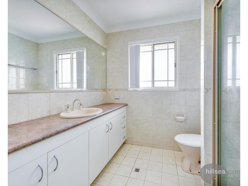 9 Oyster Cove Promenade, Helensvale QLD 4212