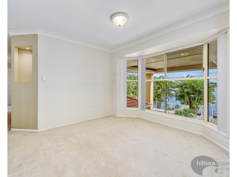 9 Oyster Cove Promenade, Helensvale QLD 4212