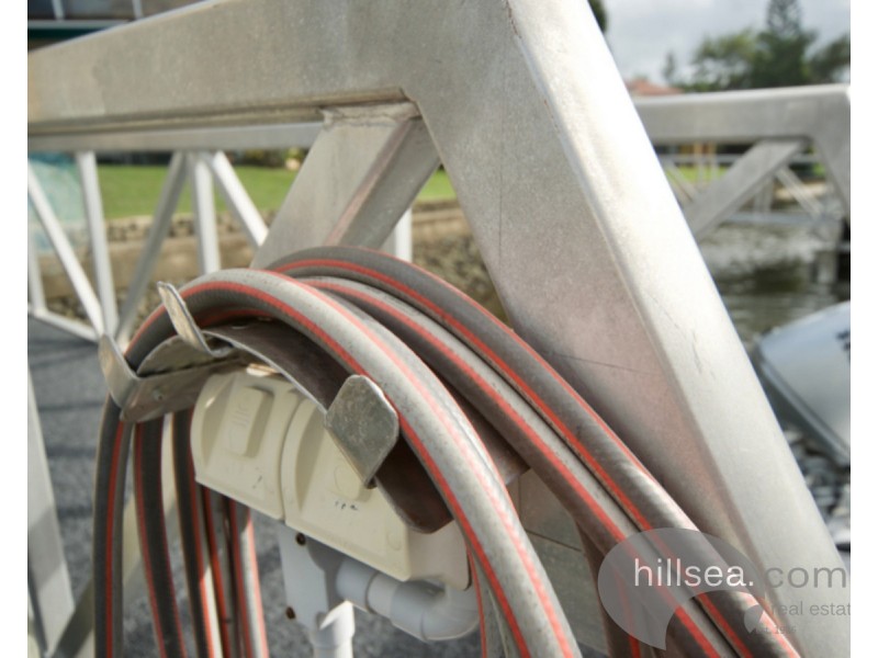 8/112 Bayview Street, Runaway Bay QLD 4216