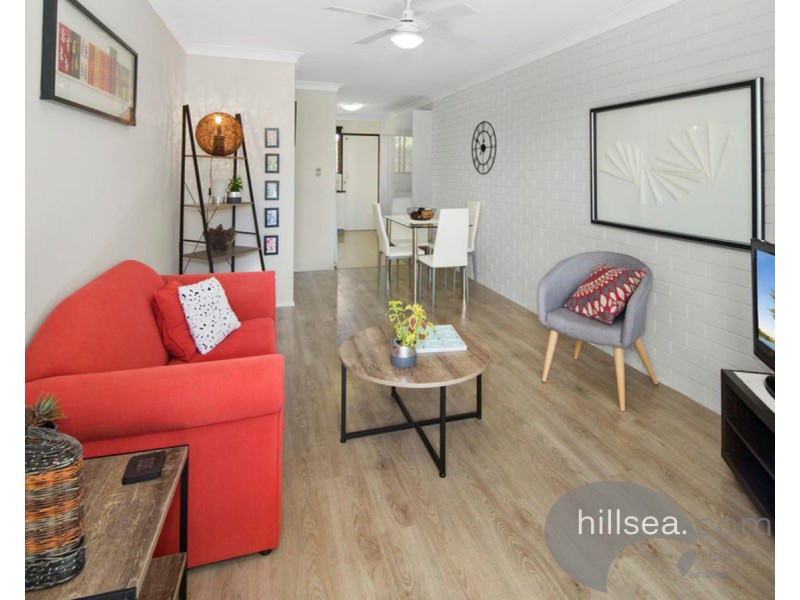 2/18 Sutherland Avenue, Labrador QLD 4215